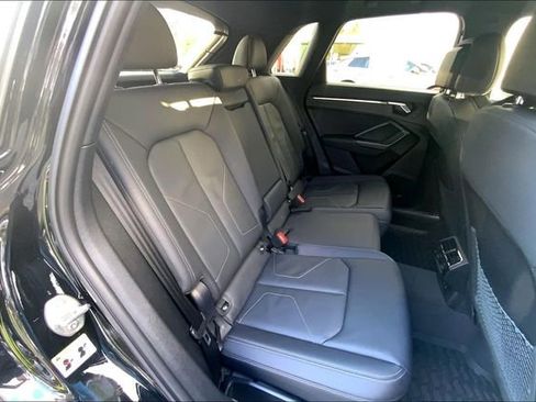 Used 2025 Audi Q3 2.0T Premium w/ Convenience Package image 19