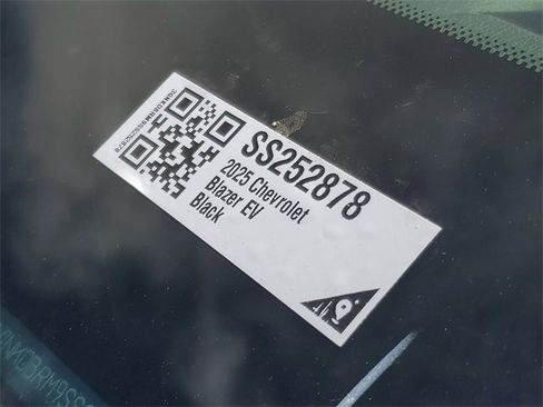 New 2025 Chevrolet Blazer EV LT image 31