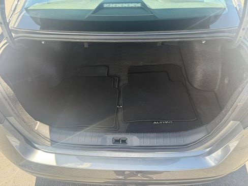 Used 2025 Nissan Altima 2.5 SV FWD image 21