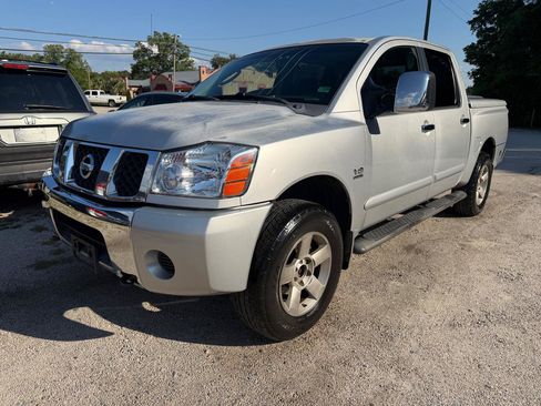 Used 2004 Nissan Titan SE AWD/4WD image 1