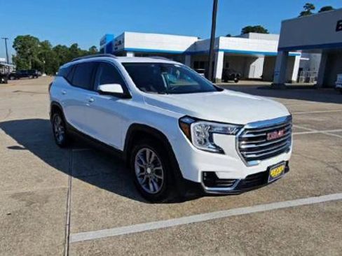 Certified 2024 GMC Terrain SLT image 2