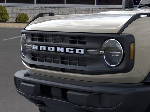 New 2025 Ford Bronco 4-Door AWD/4WD image 19