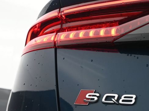 Used 2022 Audi SQ8 Prestige AWD/4WD image 10