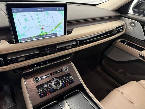 Used 2022 Lincoln Aviator Reserve w/ Equipment Group 201A image 28