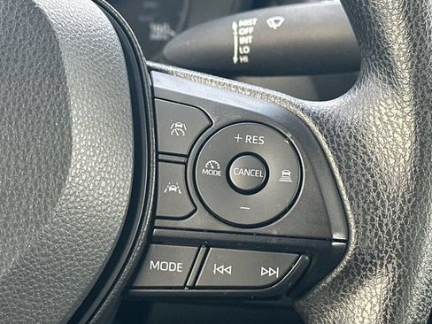 Used 2025 Toyota Corolla LE FWD image 22