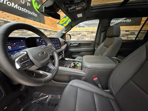 Used 2026 Chevrolet Suburban Z71 w/ Comfort Package AWD/4WD image 13