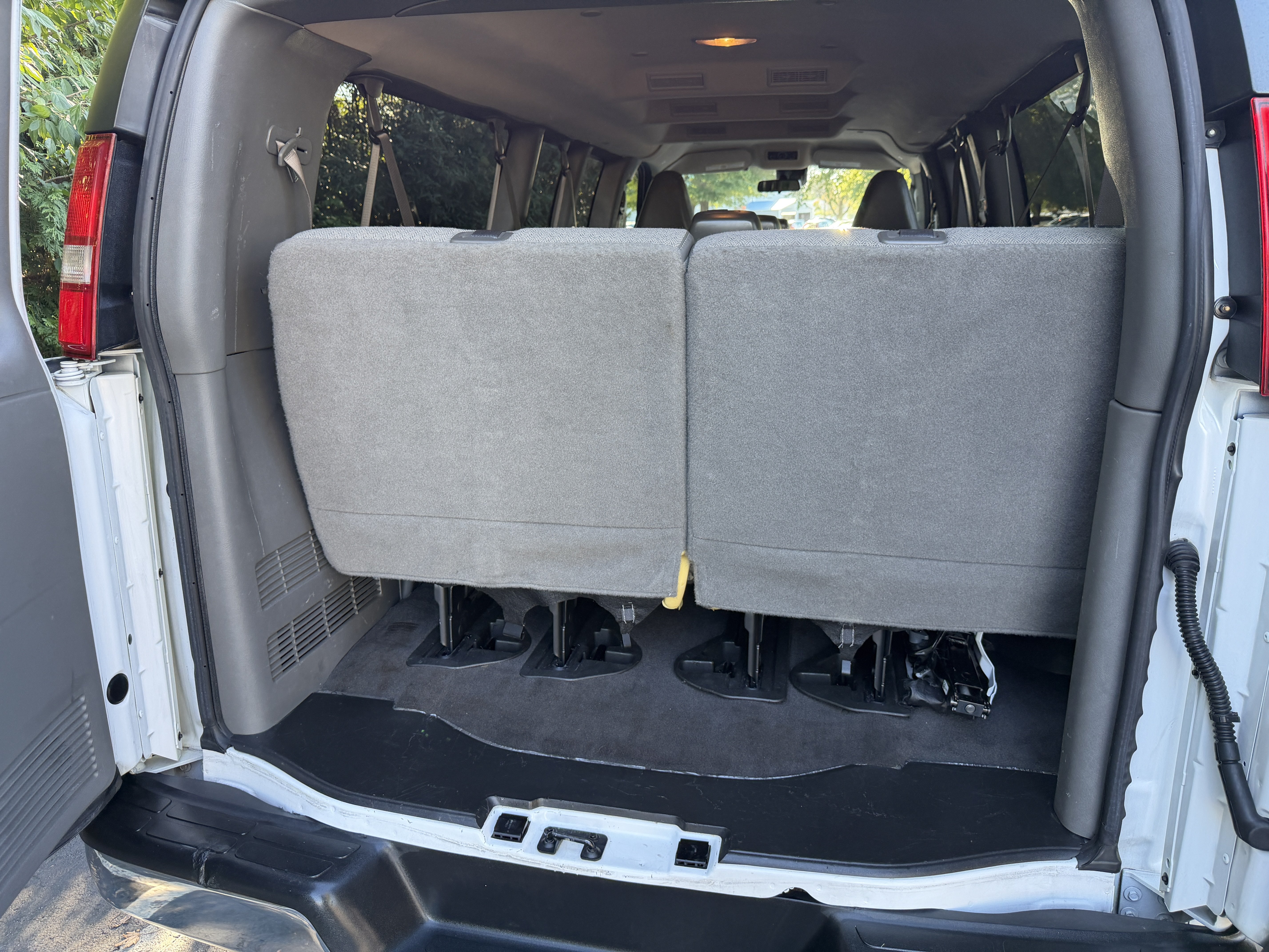 Used 2025 GMC Savana 3500 LT w/ LT Preferred Equipment Group RWD image 26