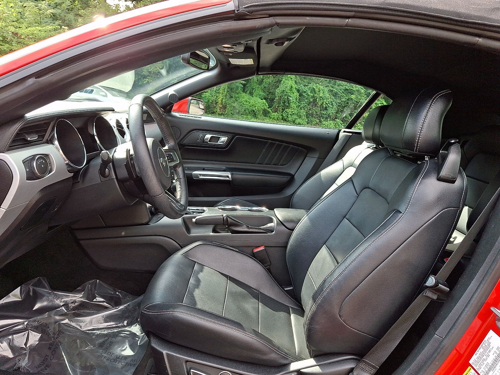 Used 2016 Ford Mustang Premium RWD image 15