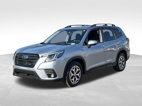 Used 2024 Subaru Forester Premium AWD/4WD image 3