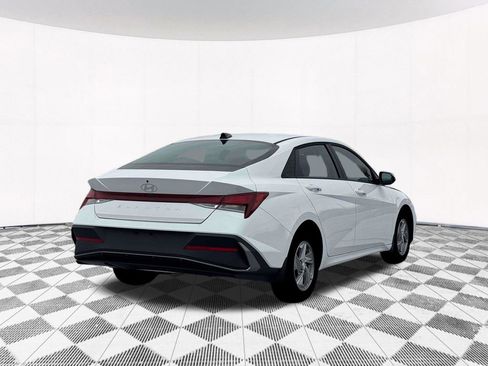 New 2026 Hyundai Elantra SE image 11