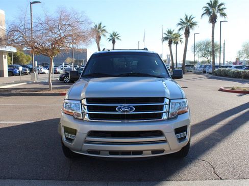 Used 2017 Ford Expedition XLT image 8