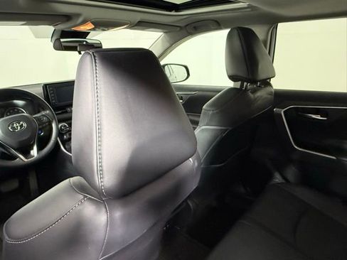 Used 2019 Toyota RAV4 XLE Premium image 33