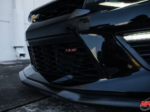 Used 2018 Chevrolet Camaro SS image 27