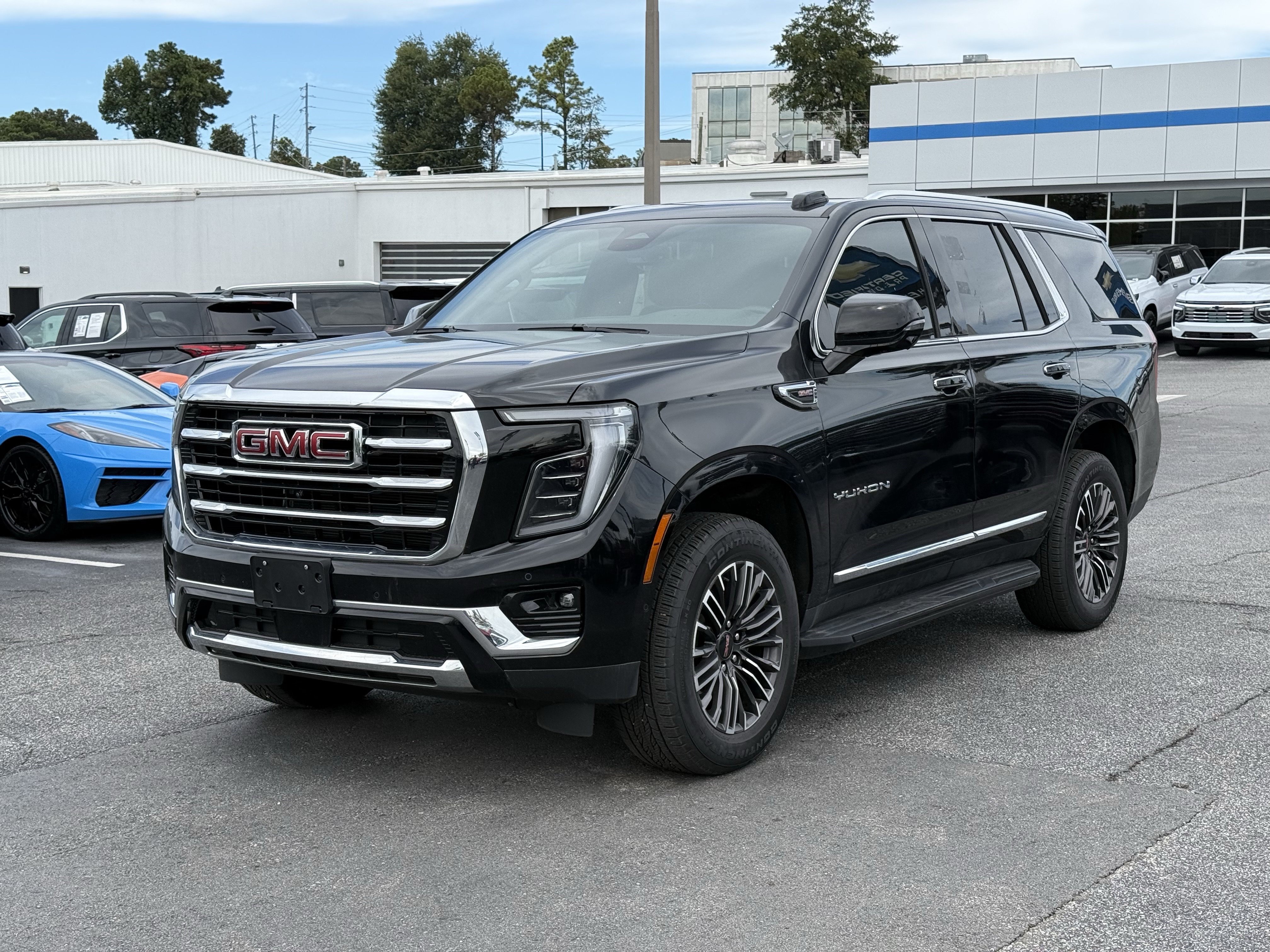 Used 2025 GMC Yukon Elevation AWD/4WD image 5