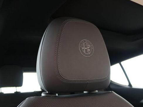 New 2025 Alfa Romeo Tonale w/ Premium Package image 38