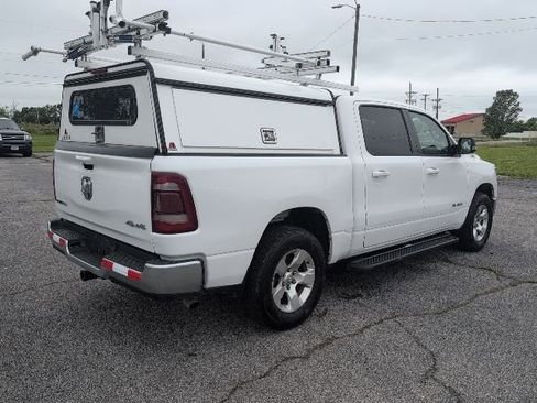 Used 2021 RAM 1500 4x4 Crew Cab image 3