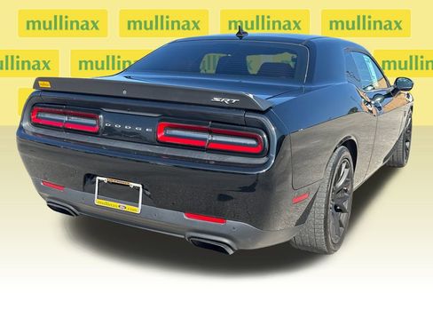 Used 2016 Dodge Challenger SRT Hellcat image 4