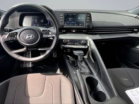 Used 2025 Hyundai Elantra Sport FWD image 8