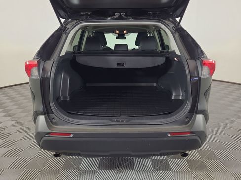 Used 2021 Toyota RAV4 LE image 23