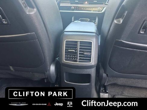 Used 2023 Kia Sportage X-Line AWD/4WD image 15