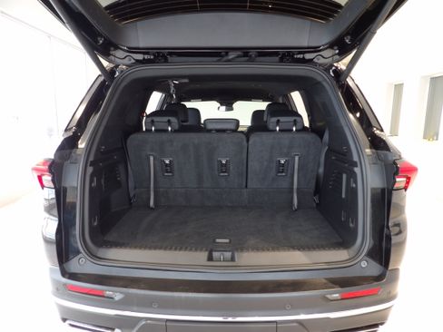Used 2025 Buick Enclave Preferred image 21