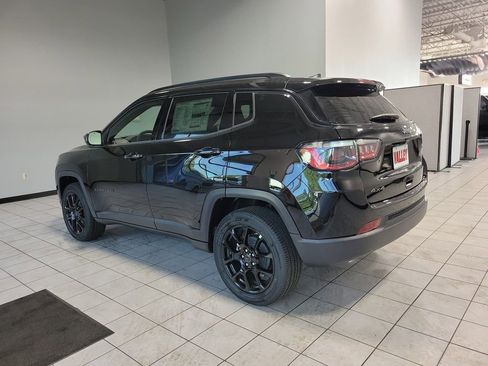 New 2025 Jeep Compass Latitude w/ Sun & Sound Group image 4