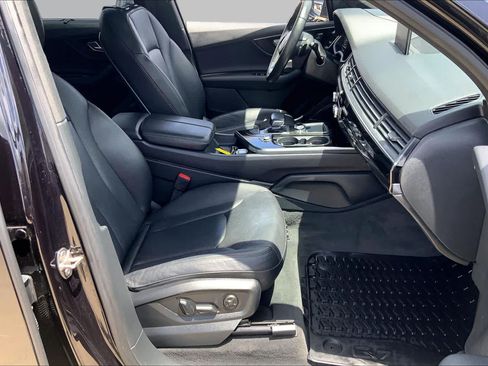 Used 2018 Audi Q7 3.0T Prestige AWD/4WD image 9