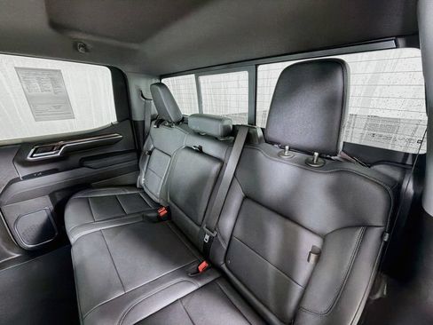 Used 2024 Chevrolet Silverado 1500 LT Trail Boss w/ Convenience Package II AWD/4WD image 25