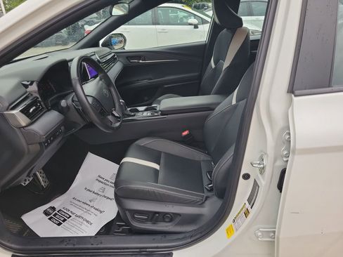 Used 2025 Toyota Camry SE FWD image 15
