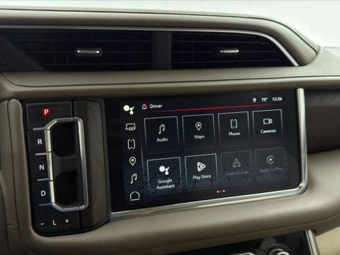 Used 2022 GMC Yukon XL Denali AWD/4WD image 30