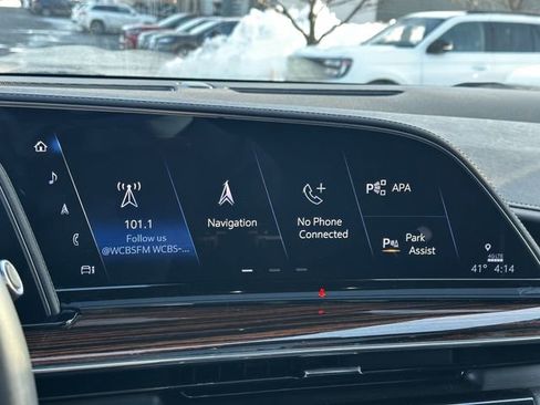 Used 2022 Cadillac Escalade Premium Luxury image 22