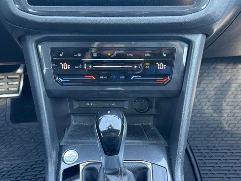 Used 2024 Volkswagen Tiguan SE R-Line w/ MDO Package, Two-Row AWD/4WD image 16
