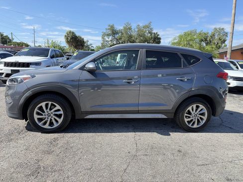 Used 2017 Hyundai Tucson SE AWD/4WD image 4
