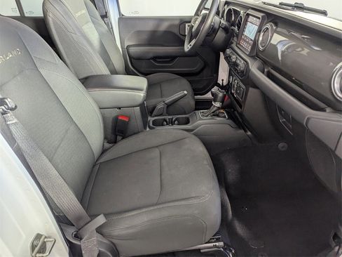 Certified 2023 Jeep Gladiator Overland image 30