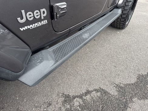 Used 2020 Jeep Wrangler Unlimited Sahara image 15