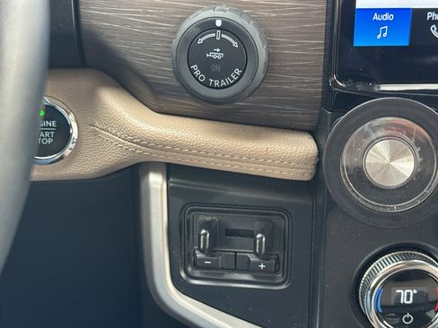 Used 2022 Ford Expedition Max Limited image 22