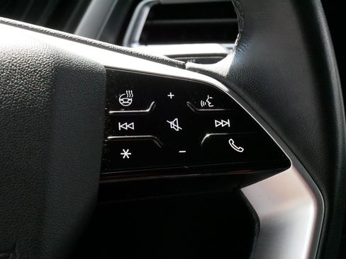 Used 2022 Audi Q4 e-tron Premium Plus w/ Premium Plus AWD/4WD image 25