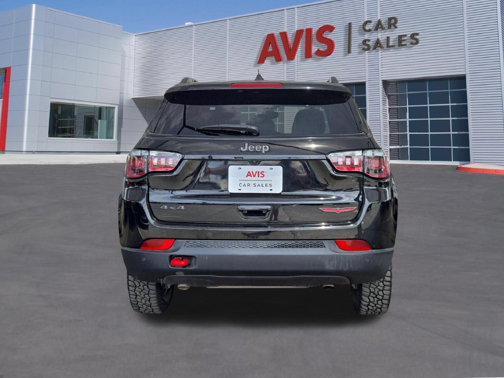 Used 2025 Jeep Compass Trailhawk AWD/4WD image 6