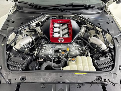Used 2021 Nissan GT-R NISMO AWD/4WD image 38