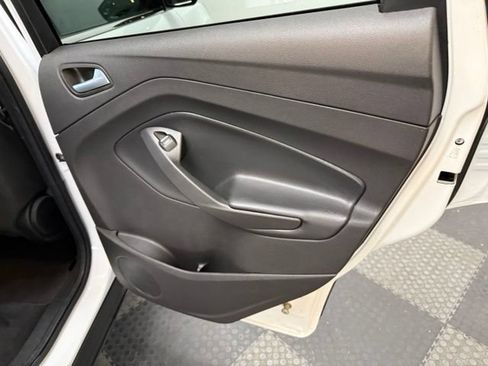 Used 2019 Ford Escape SE AWD/4WD image 40