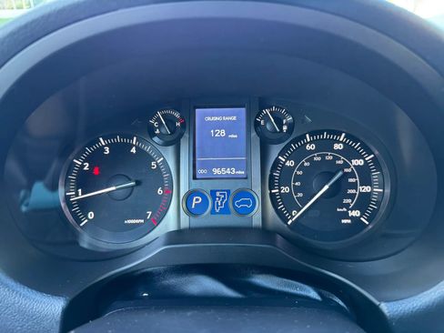 Used 2016 Lexus GX 460 w/ Premium Package AWD/4WD image 32