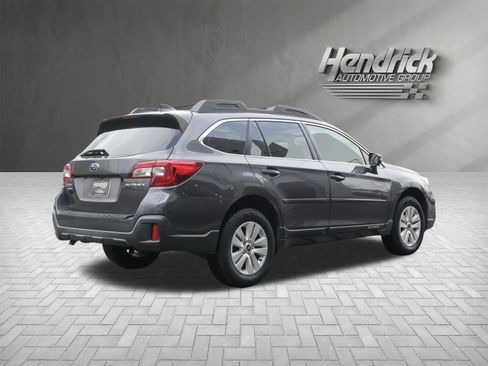 Used 2019 Subaru Outback 2.5i Premium image 9