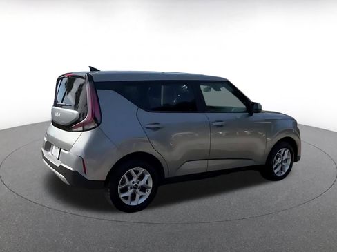 Used 2025 Kia Soul LX w/ LX Technology Package image 15
