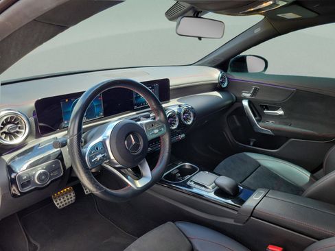 Used 2022 Mercedes-Benz CLA 250 image 13