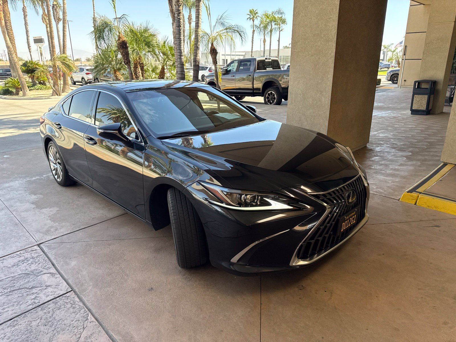 Certified 2022 Lexus ES 350 w/ Accessory Package 2 FWD image 2
