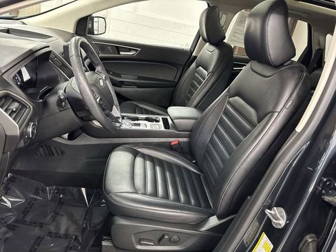 Certified 2022 Ford Edge SEL w/ Convenience Package image 3