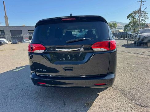Used 2020 Chrysler Voyager Lxi w/ Cold Weather Group image 6