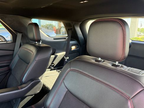 Used 2023 Ford Explorer ST-Line w/ Class IV Trailer Tow Package AWD/4WD image 13