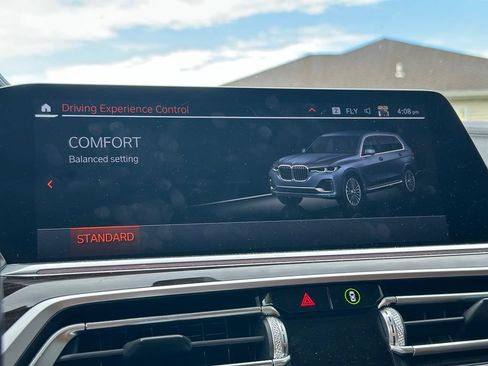 Used 2021 BMW X7 xDrive40i w/ Premium Package AWD/4WD image 43