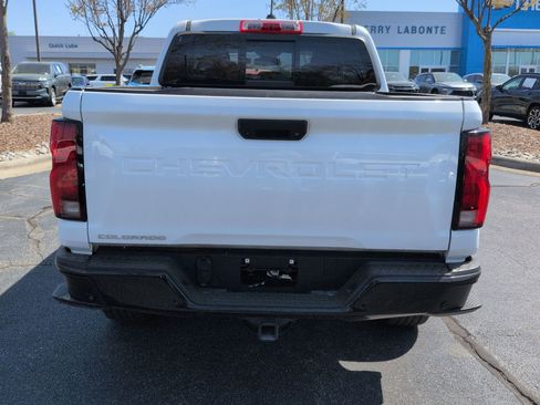 Certified 2024 Chevrolet Colorado Z71 w/ Z71 Convenience Package 2 AWD/4WD image 8